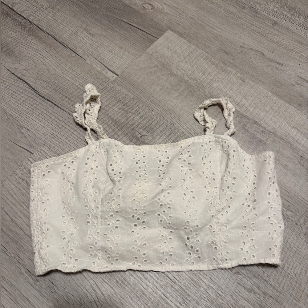 Hollister Cropped White Eyelet Tank Top Tie Closure‎ Hippie Peasant Bohemian